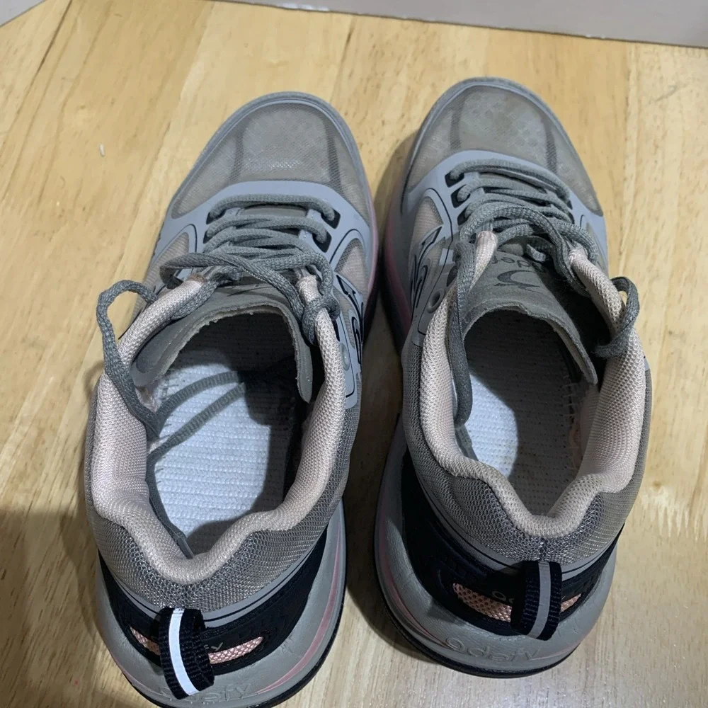 Womens Gravity Defyer  Shoes Size 7.5  Comfort Fit Walking Gray needs a template
